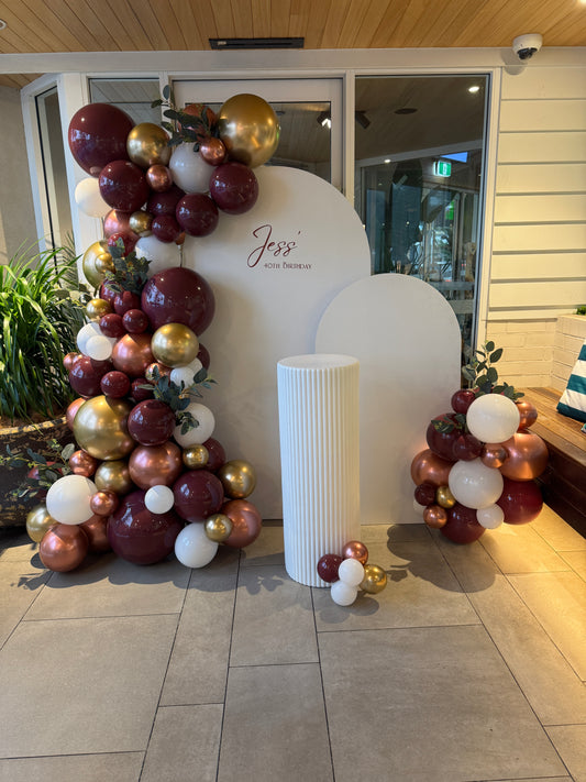 Double arch, balloon garland & plinth